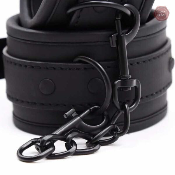 Collier ajustable avec menottes assorties