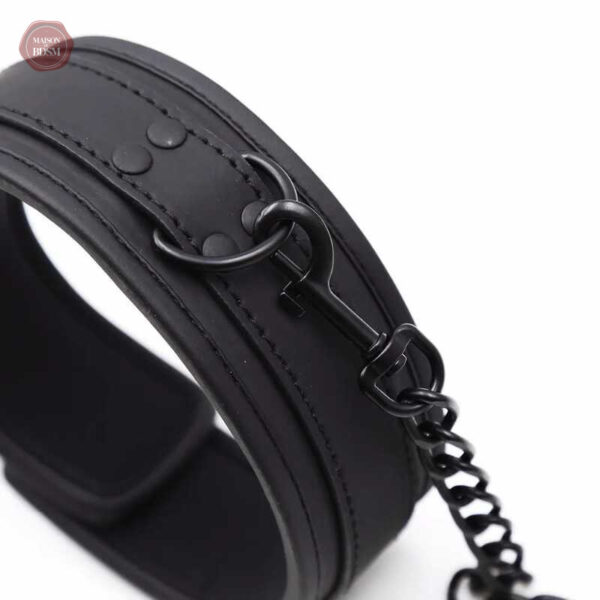 Accessoires de bondage : collier et menottes