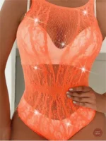 Costume en dentelle pour soirée intime