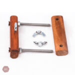 Étau en bois pour cock and ball torture CBT