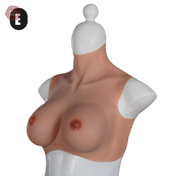 Formes mammaires ultra réalistes pour confiance retrouvée
