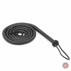 Fouet BDSM long pour des jeux de domination