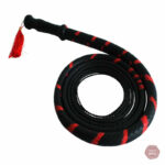 Fouet BDSM en cuir pour pratiques de sadisme