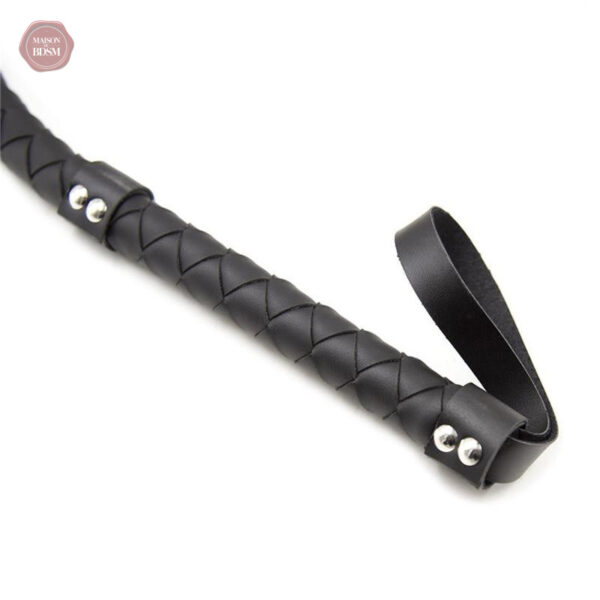 Accessoire de domination, fouet pour explorer vos fantasmes BDSM