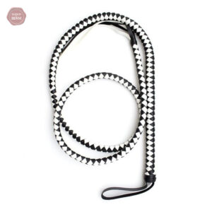 Fouet en cuir, outil de discipline pour les amateurs de bondage
