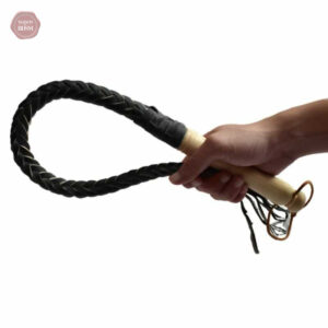 Fouet en cuir, outil de discipline pour pratiques BDSM