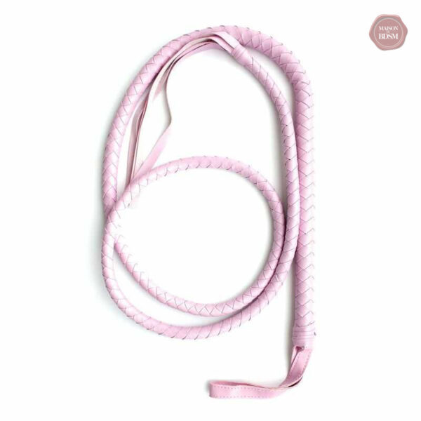 fouet-rose-sexy-1 Fouet rose sexy pour des jeux BDSM intenses