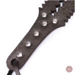 Accessoire en cuir pour les amateurs de BDSM