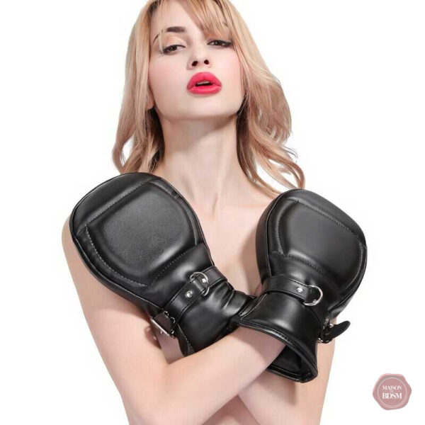 gants-bdsm-1 Gants BDSM en cuir pour jeux de domination