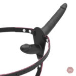 Gode ceinture entre femmes, accessoire intime pour couples