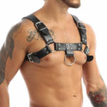 Harnais en cuir pour une expérience BDSM confortable