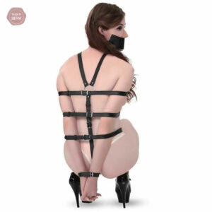 Harnais de corps pour des jeux de domination
