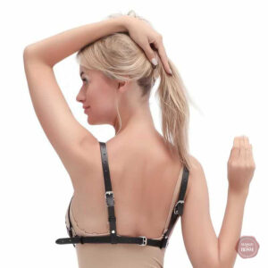 Accessoire BDSM : harnais soutien gorge stylé