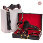 Accessoires de domination dans le kit Caiman