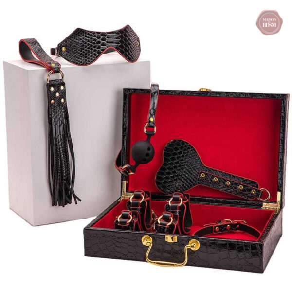 Accessoires de domination dans le kit Caiman