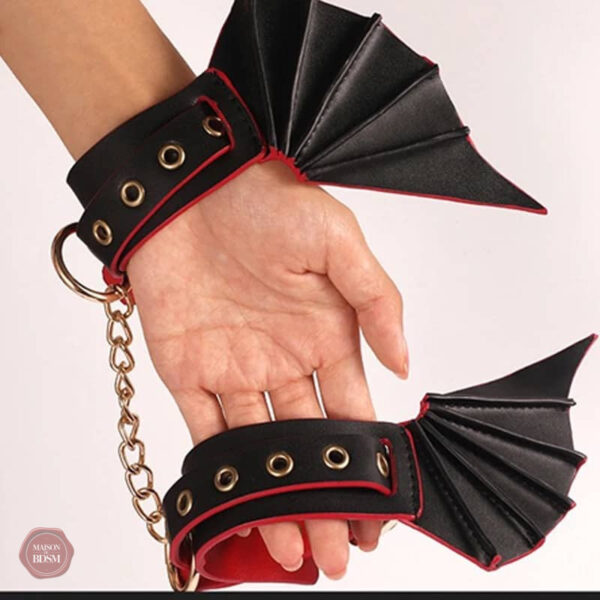 Kit de jeux de rôle BDSM avec esthétique Batman