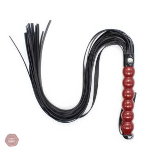 Martinet BDSM avec perles pour des jeux de plaisir