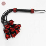 Fouet BDSM avec design floral élégant et raffiné