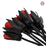 Martinet en cuir pour des expériences de domination douce