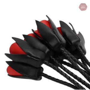 Martinet en cuir pour des expériences de domination douce
