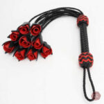 Fouet de soumission avec un style floral distinctif