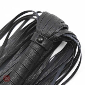 Accessoire BDSM : martinet élégant