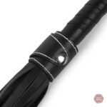 Accessoire BDSM, martinet en simili cuir