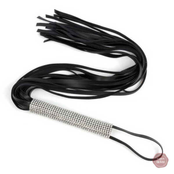 martinet-bdsm-strass-1 Martinet BDSM avec strass, accessoire de plaisir