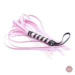 Martinet en cuir, accessoire pour les amateurs de BDSM
