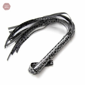 Fouet en cuir serpent pour jeux de domination