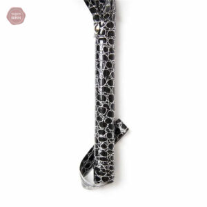 Fouet élégant en cuir serpent pour plaisirs intenses