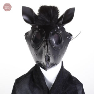 Masque de soumission en forme de tête de cheval