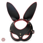 Masque lapin en cuir pour une esthétique audacieuse