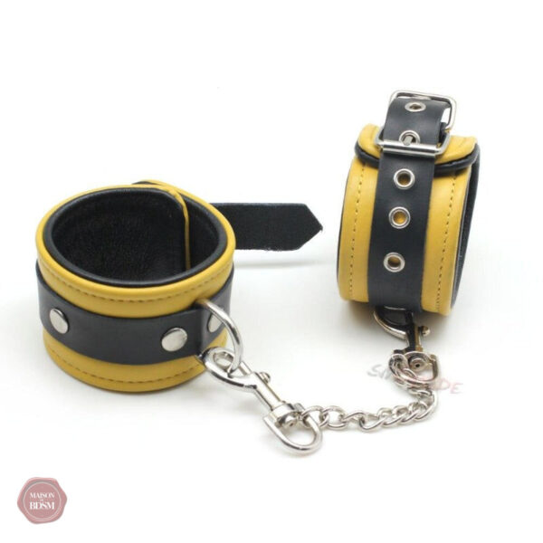 Menottes BDSM pour une expérience de domination intense