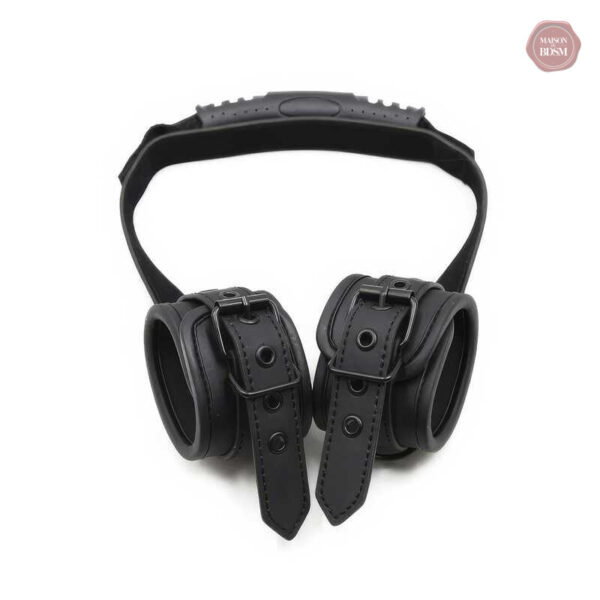 Accessoires BDSM : menottes avec poignée pour un contrôle facile