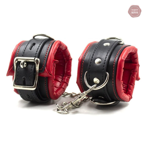 menottes-bdsm-cuir-1 Menottes en cuir pour pratiques BDSM