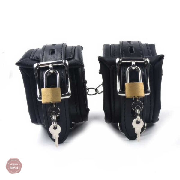 Menottes en cuir pour jeux BDSM, incluant cadenas