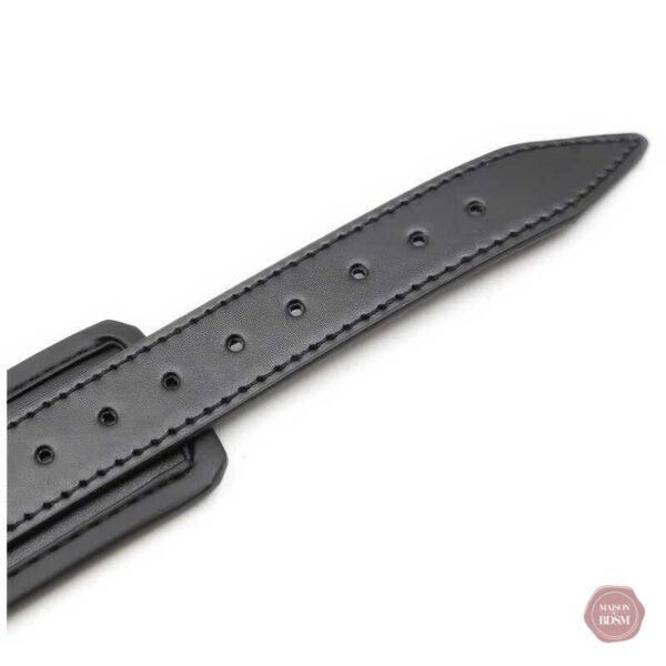 Accessoire de jeu sexy : menottes en noir et rose