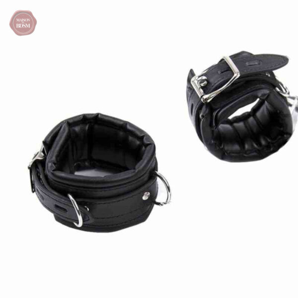 Menottes confortables pour jeux de bondage