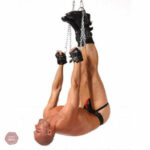 Accessoire BDSM : menottes pied pour jeux de soumission