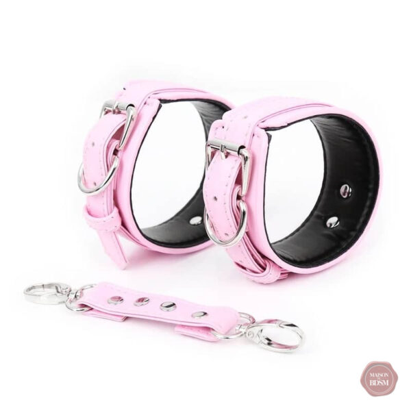 Menottes en cuir pour jeux de domination