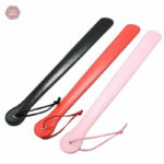 Paddle BDSM en cuir pour des jeux intenses