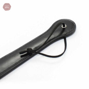 Accessoire BDSM en cuir, idéal pour les couples