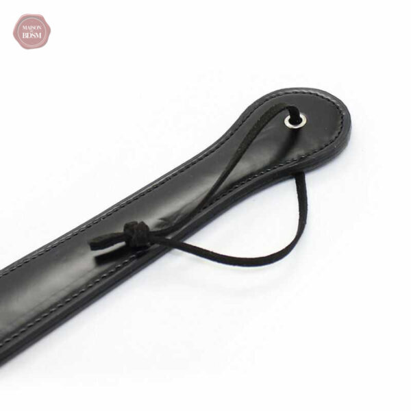 Accessoire BDSM en cuir, idéal pour les couples