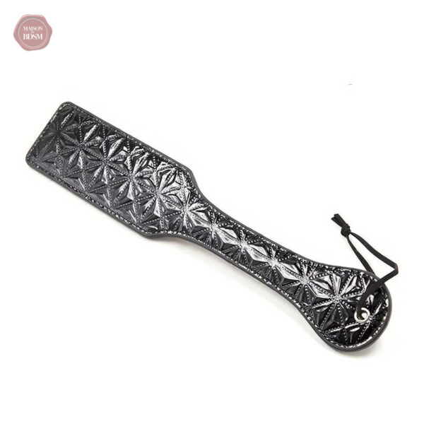 Paddle en cuir pour des jeux BDSM excitants
