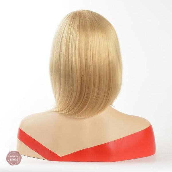 Perruque courte, style bob et frange