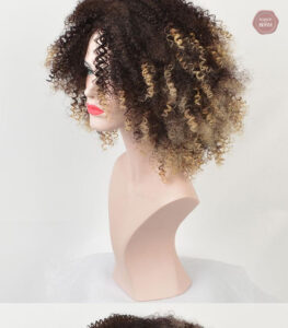 Perruque bouclée ombrée, style tendance