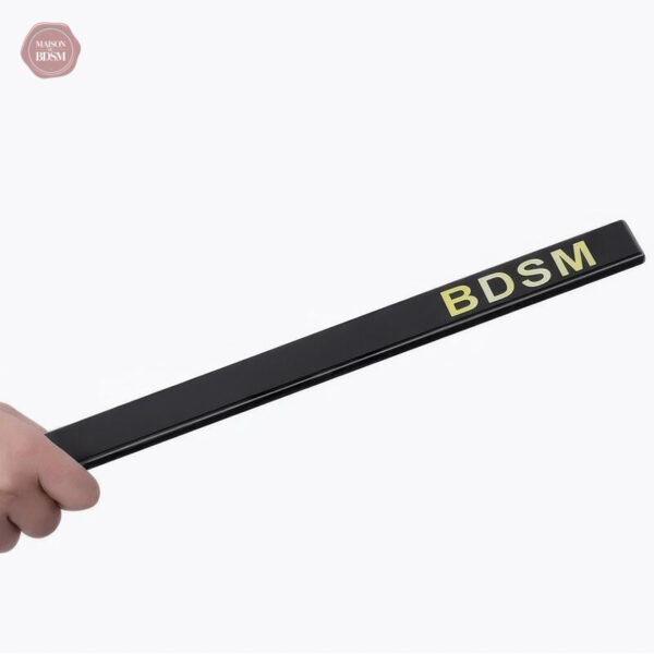 Accessoire de bondage : règle en matériau flexible