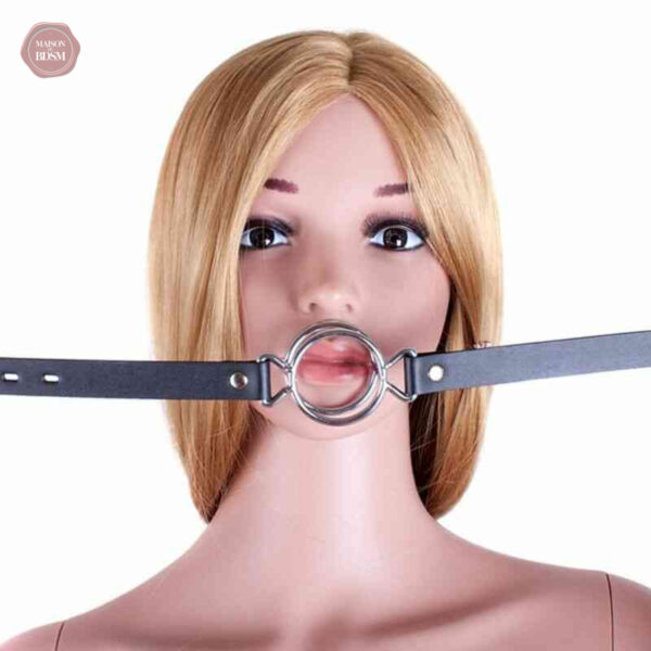 Accessoire BDSM : bâillon O Ring pour des sensations uniques