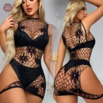 Style audacieux avec cette robe lingerie en résille